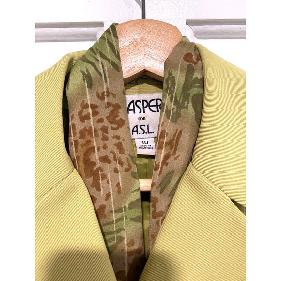 Kasper - Light Green women's skirt suit with scarf women's size 10 - Picture 3 of 4